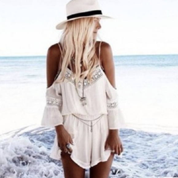 New Lace Cold Shoulder Romper Size Medium - Picture 2 of 5